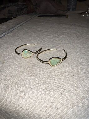 KENDRA SCOTT-  Gold Hoop Earrings with Green Stone Accent
